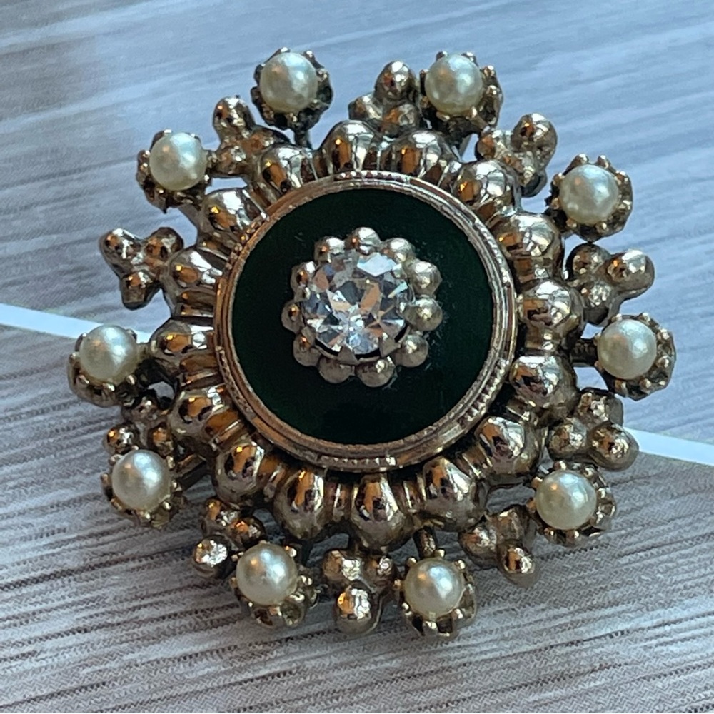 Vintage Coro brooch with pearls and rhinestone